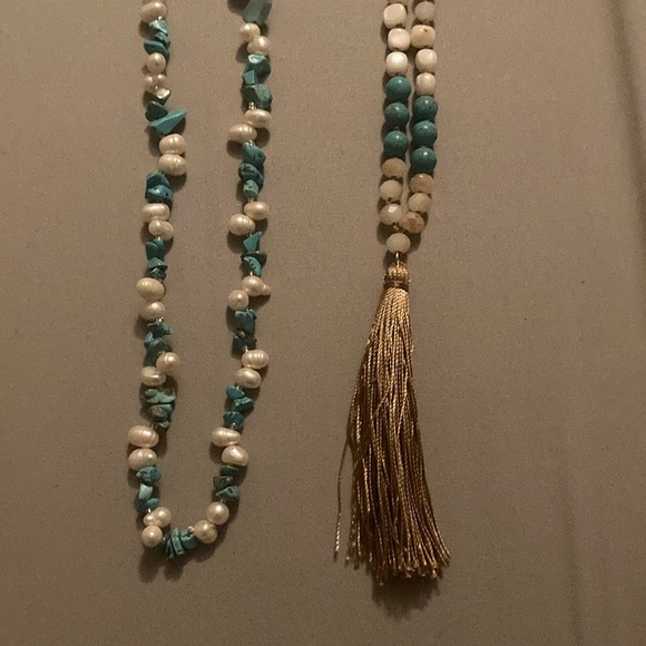 Set of two beautiful turquoise and pearl statement necklaces - Picture 1 of 5